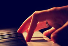 浙江一理发师用雪雕出"招财貔貅"